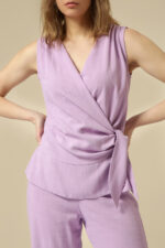 lanena bluza na preklop bez rukava lila boje